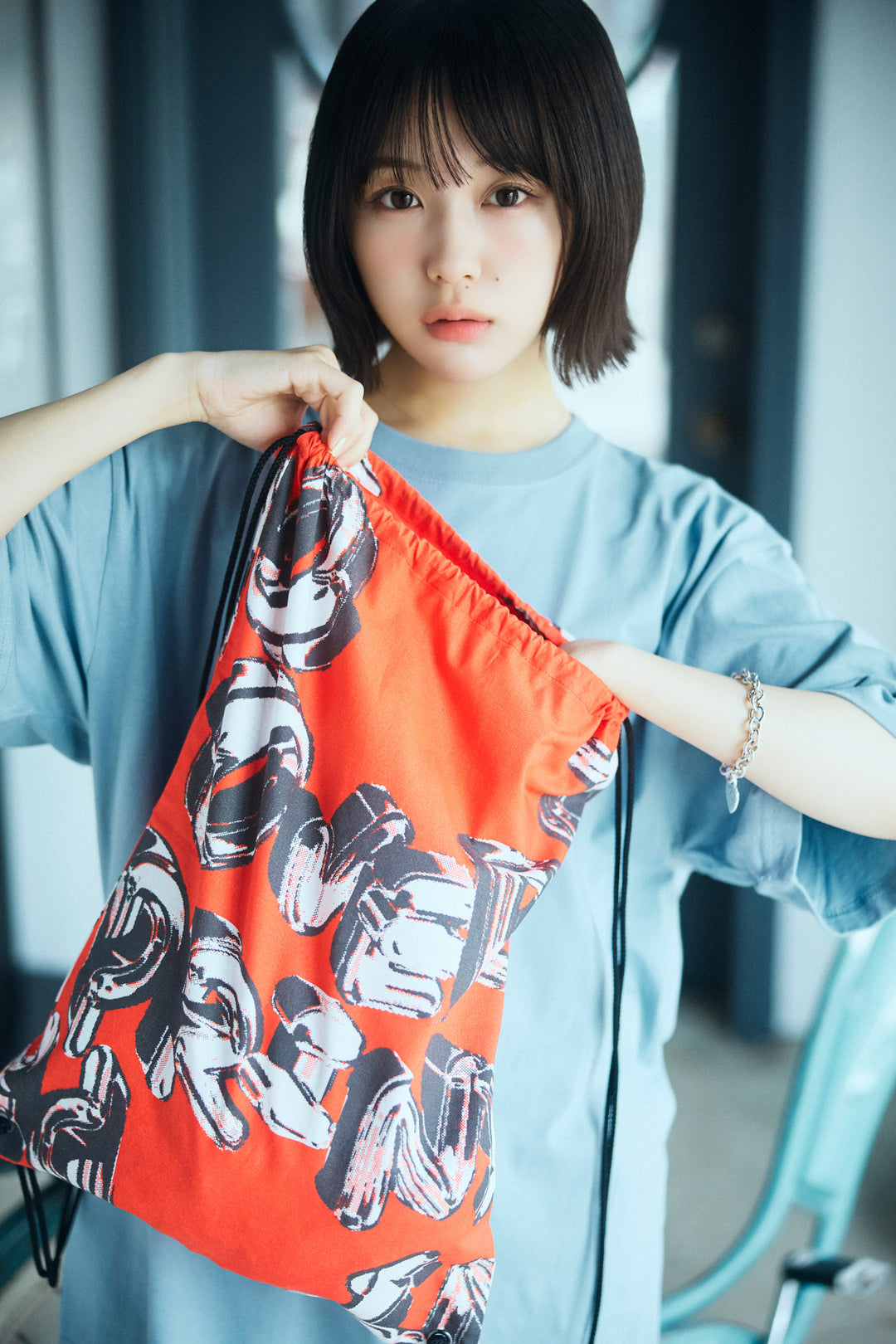 chain logo drawstring bag