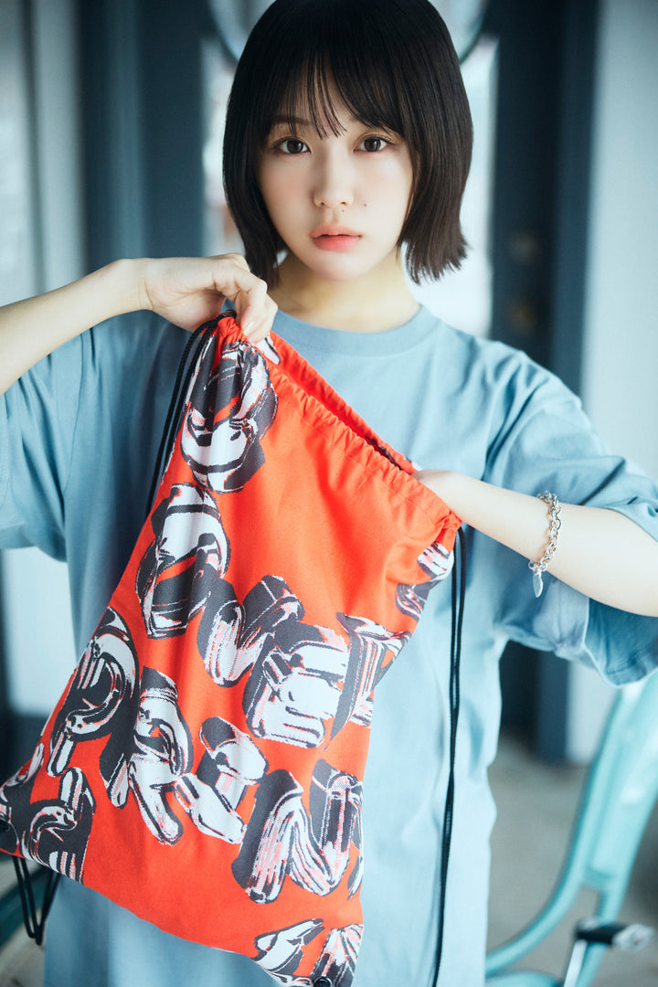 chain logo drawstring bag