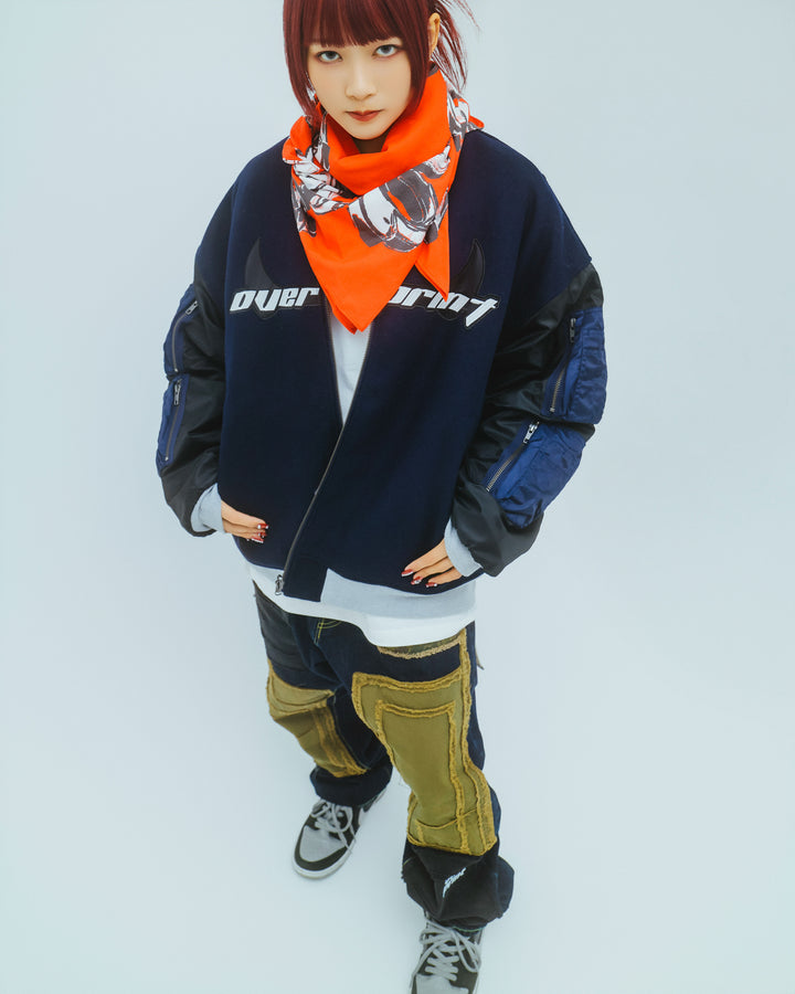 chain logo scarf