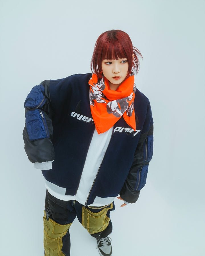 chain logo scarf
