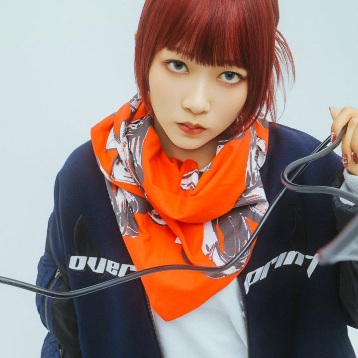 chain logo scarf