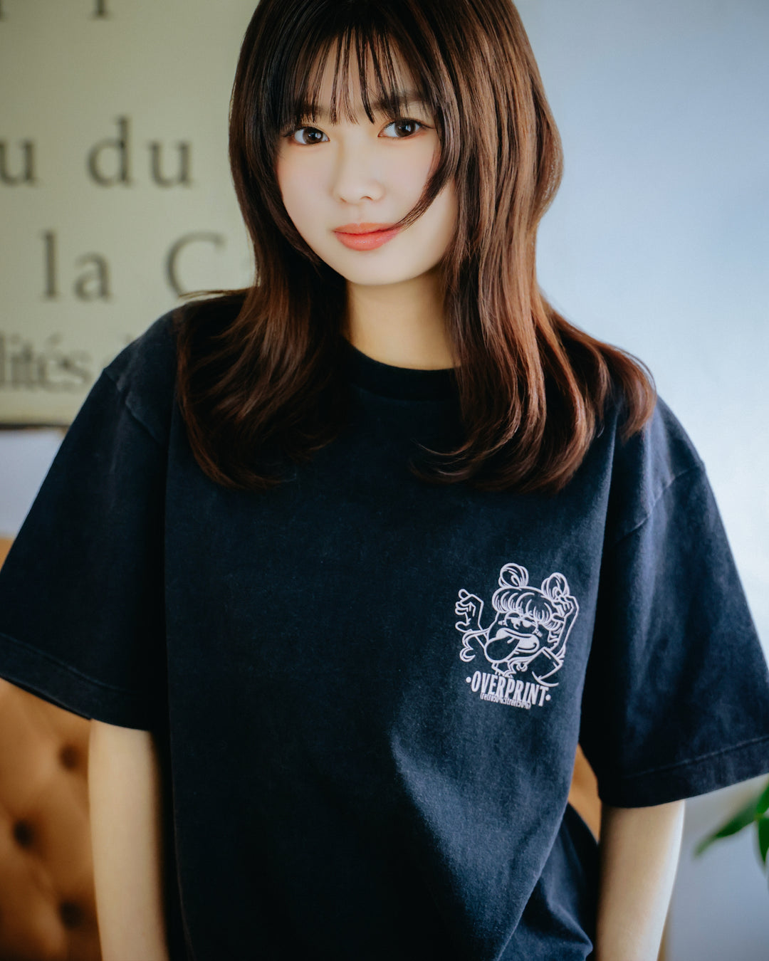 Peek a boo Tee