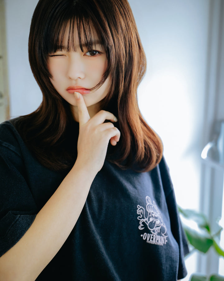 Peek a boo Tee