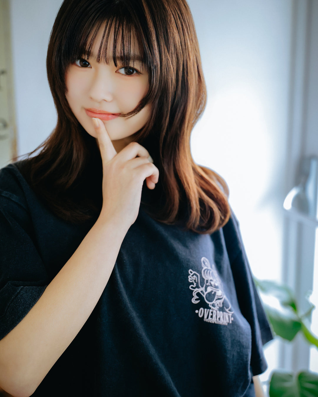 Peek a boo Tee
