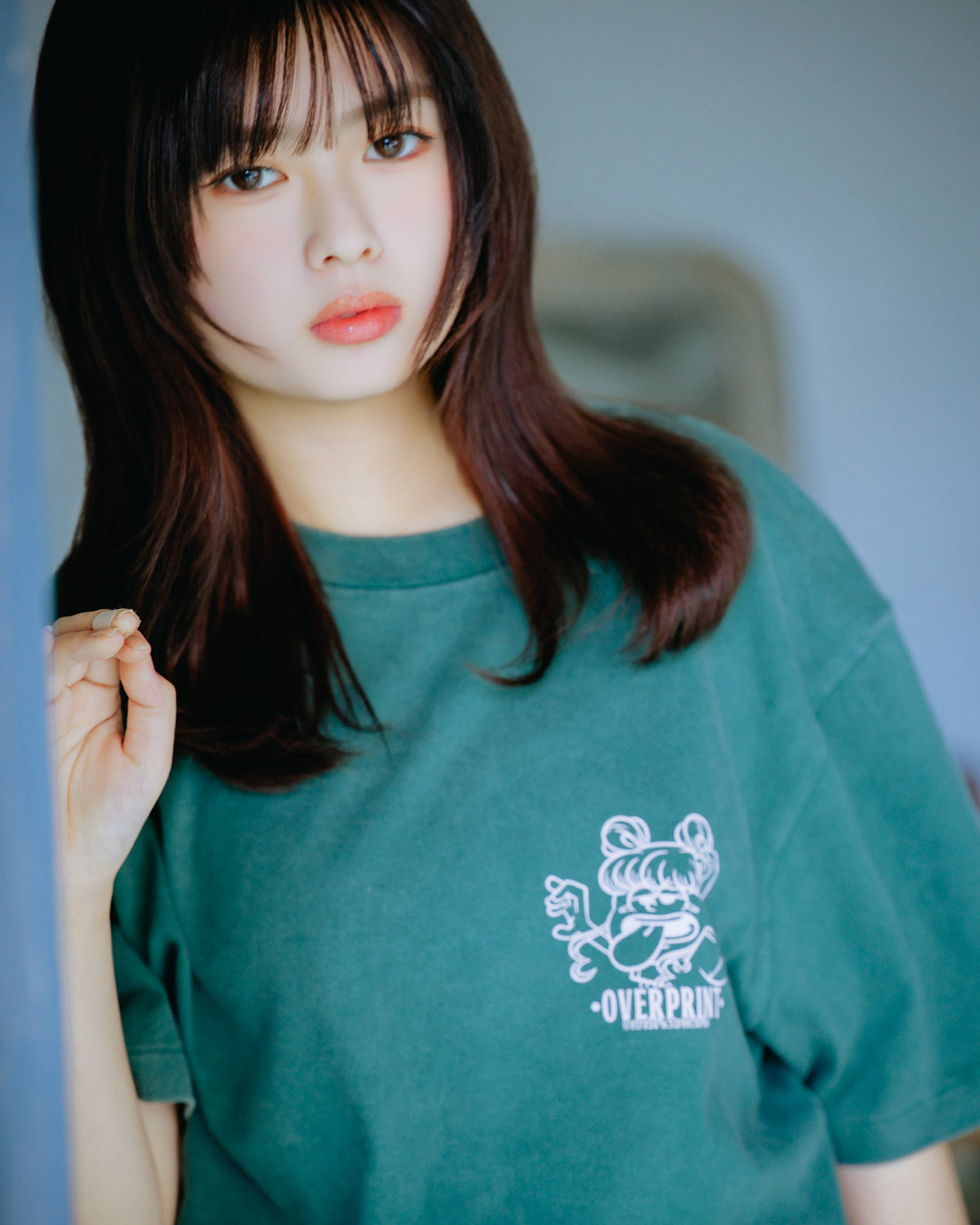 Peek a boo Tee