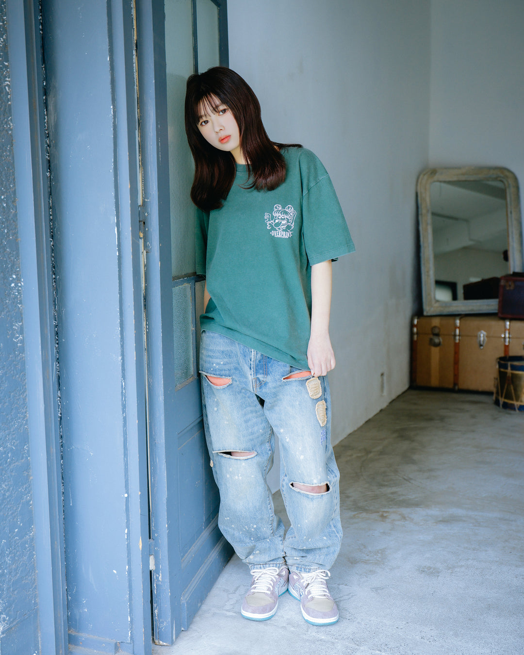 Peek a boo Tee