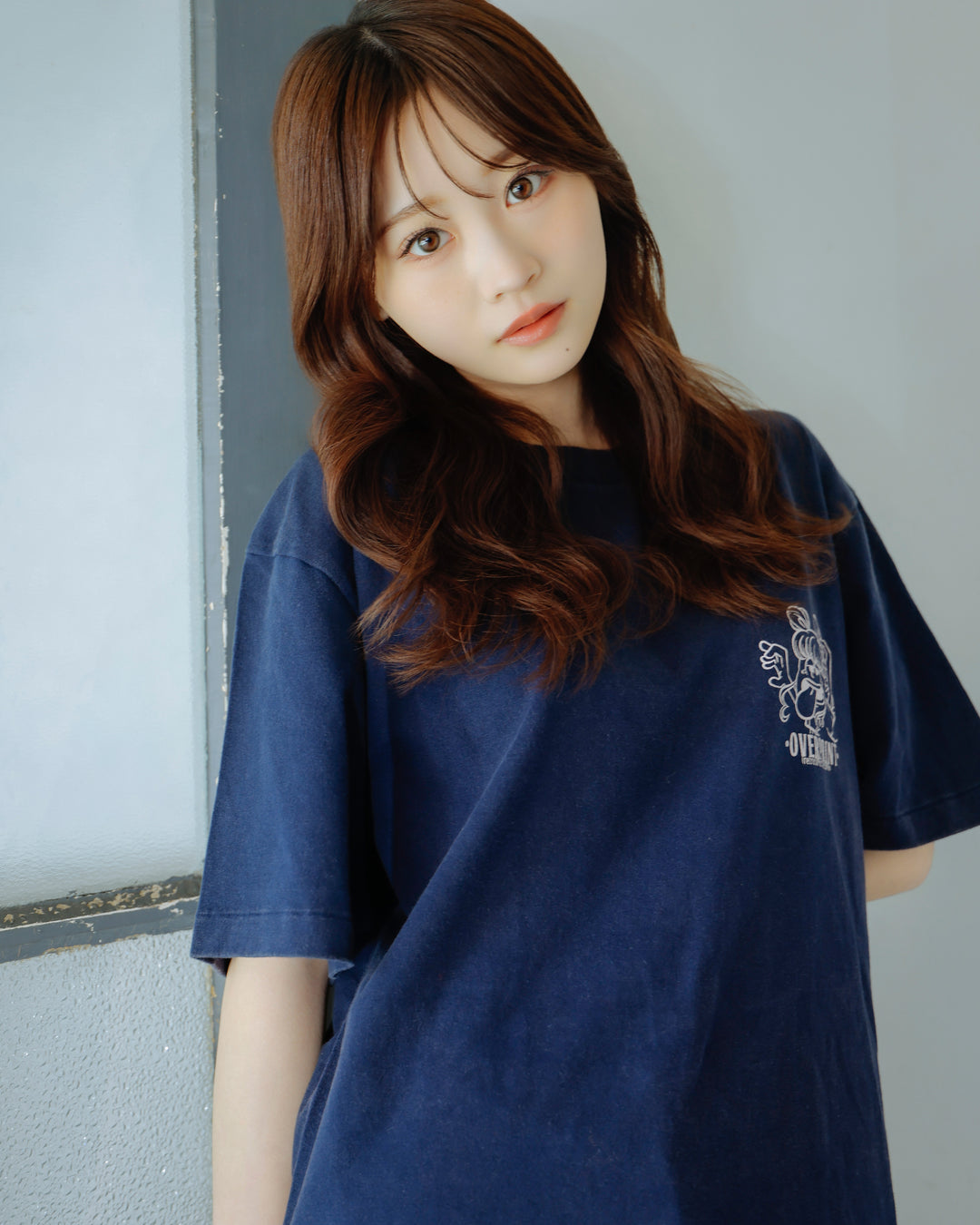 Peek a boo Tee