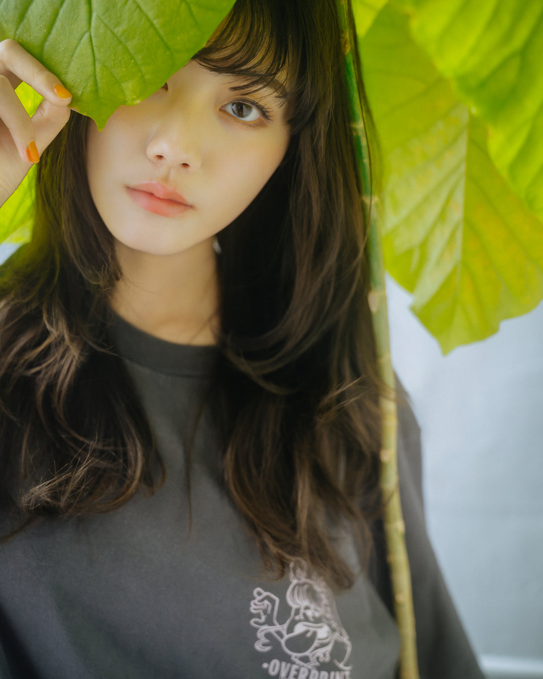 Peek a boo Tee