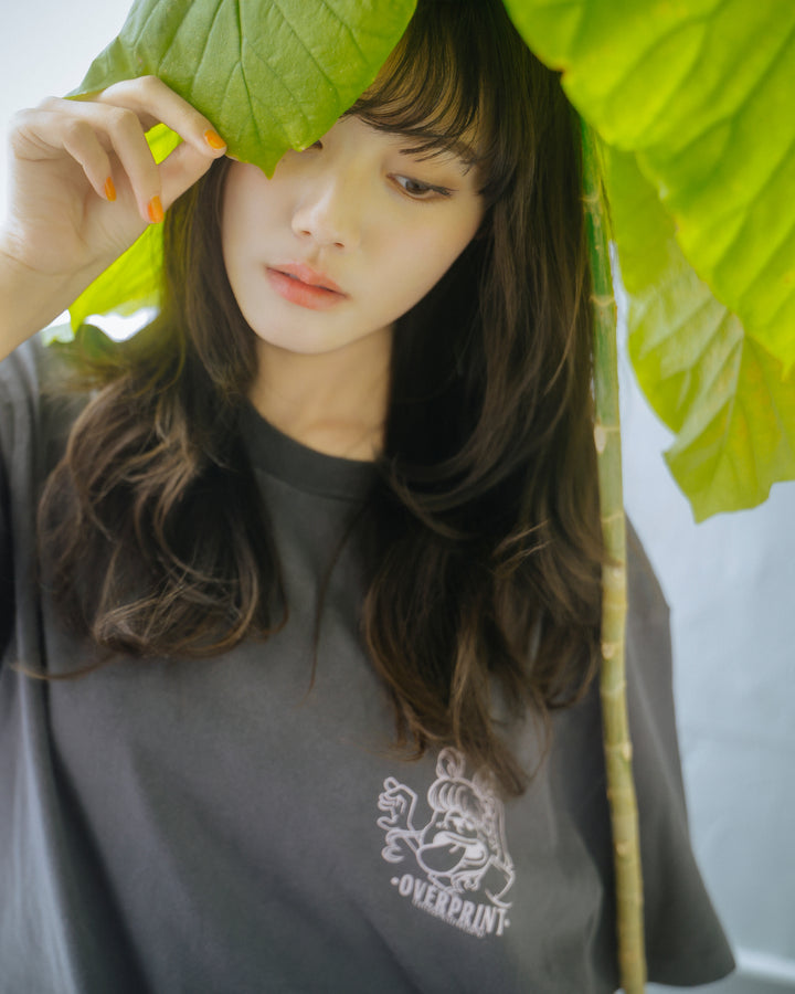 Peek a boo Tee