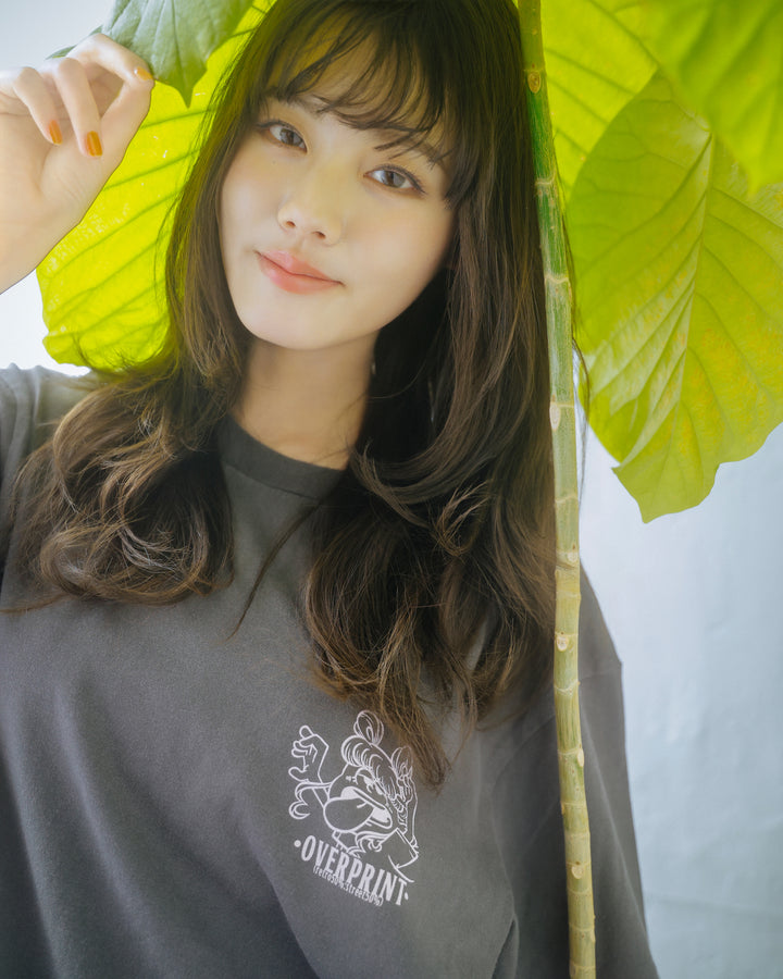 Peek a boo Tee