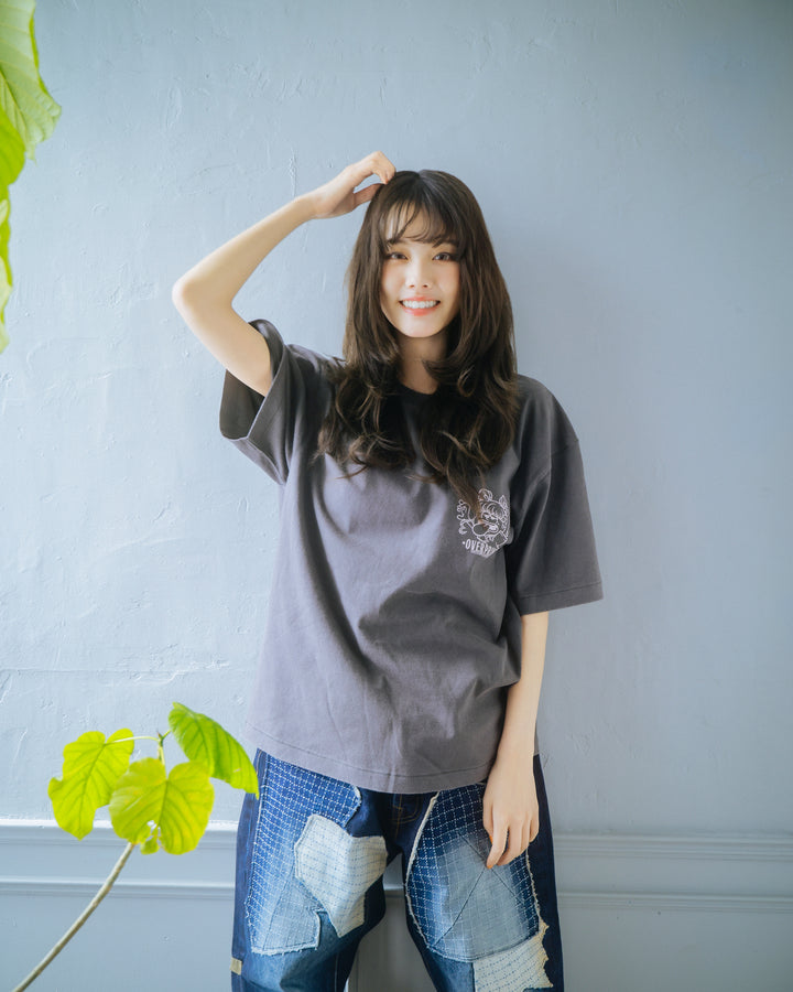 Peek a boo Tee