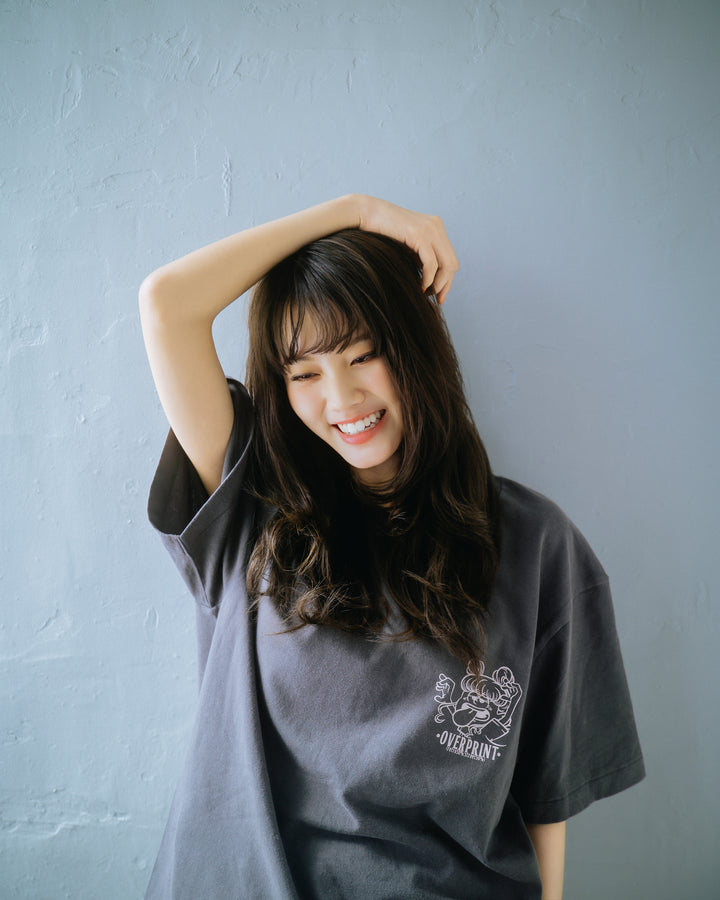 Peek a boo Tee