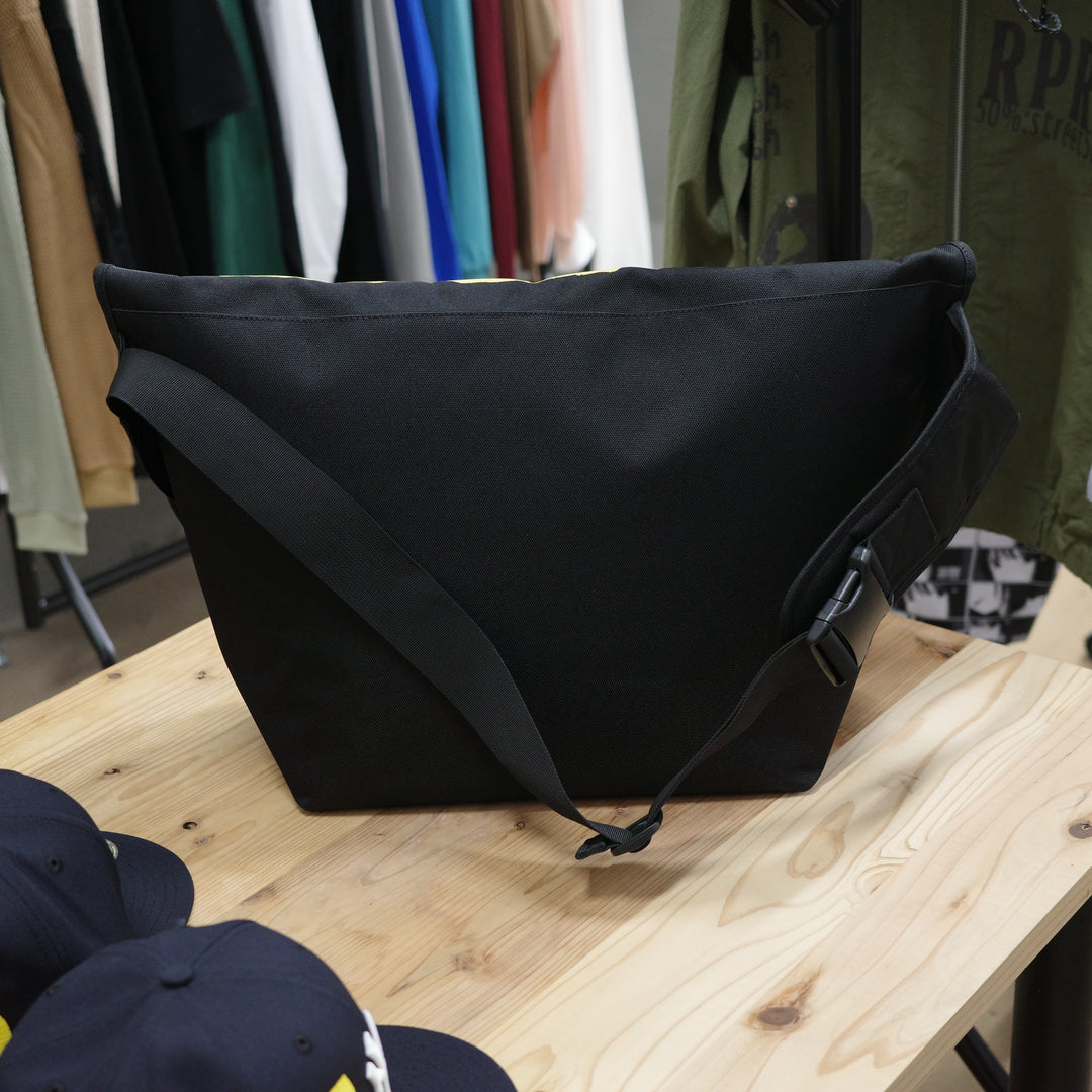 (5.2 22:00new release)ICONIC Messenger Bag